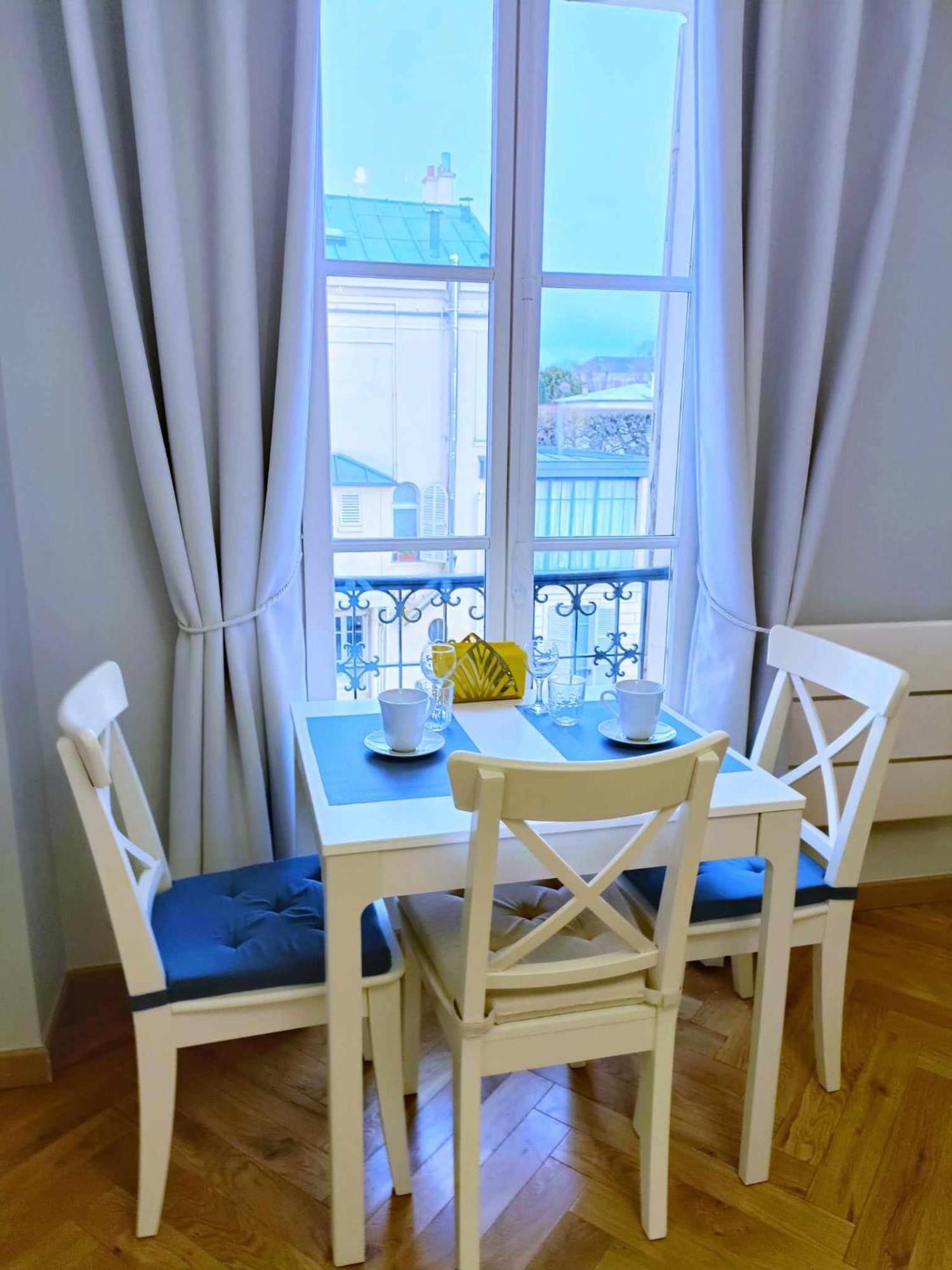 Apartament Au Petit Trianon Bleu Wersal Zewnętrze zdjęcie